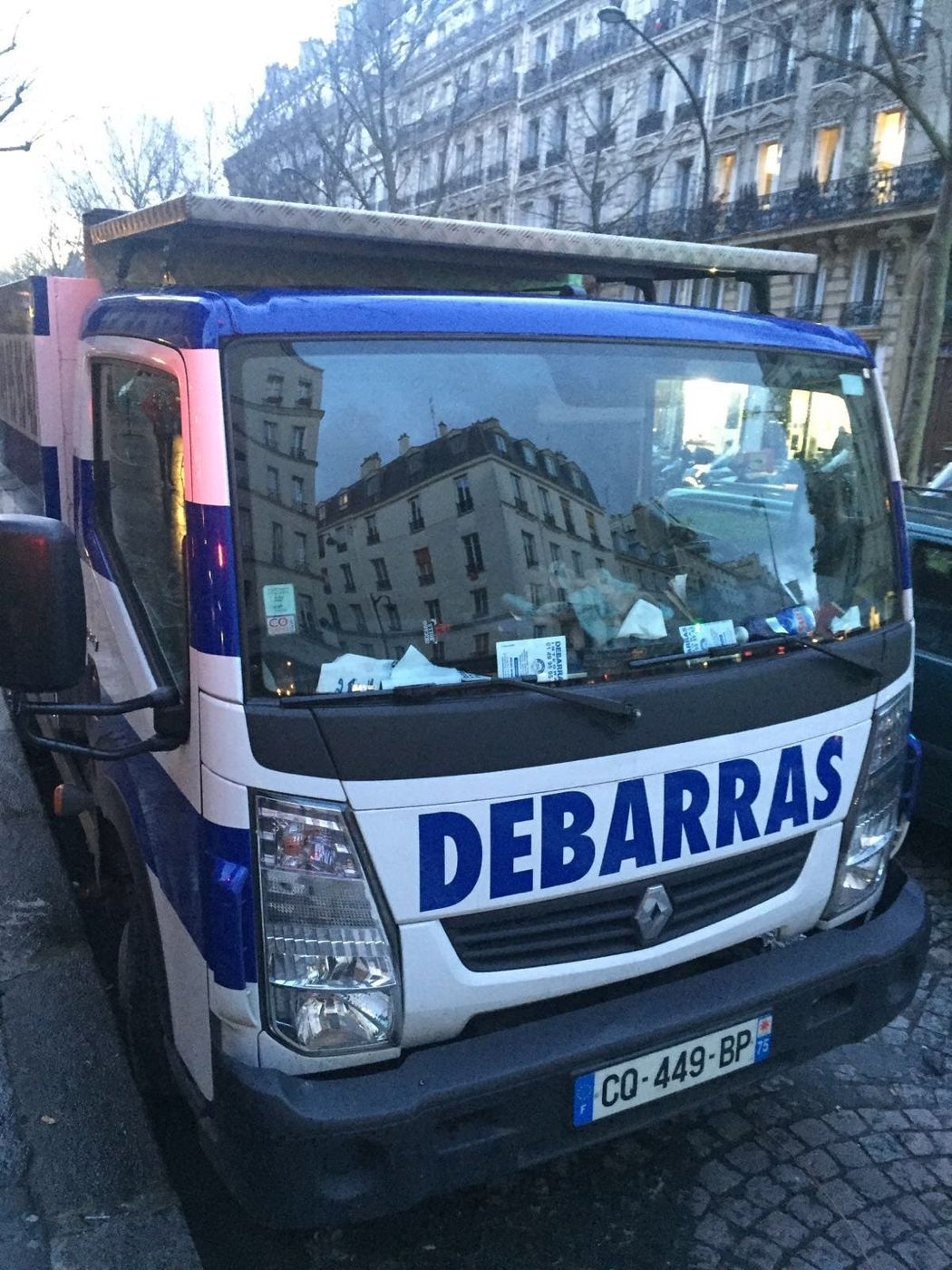 Chargement du camion lors d'un débarras