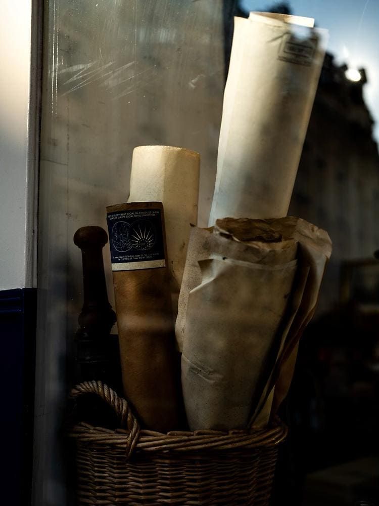 Lampes anciennes chinées lors d'un débarras parisien